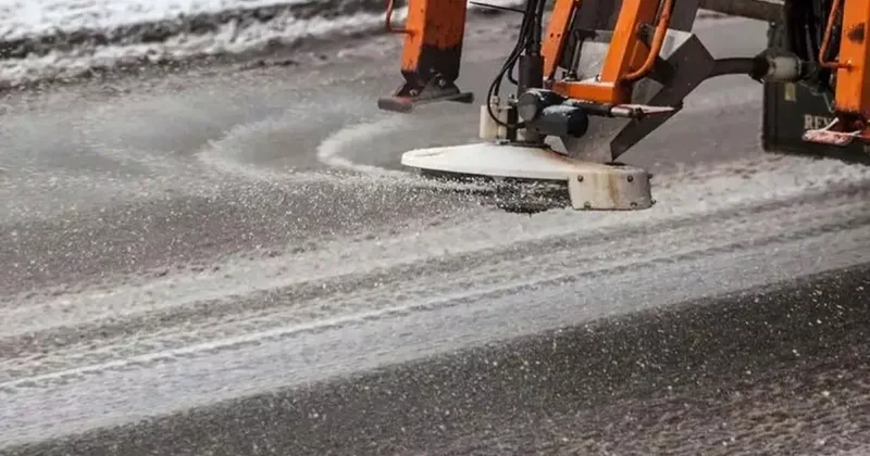 Квартира, машины, земельные участки: в Казахстане разворовали деньги, выделенные на дороги Видео