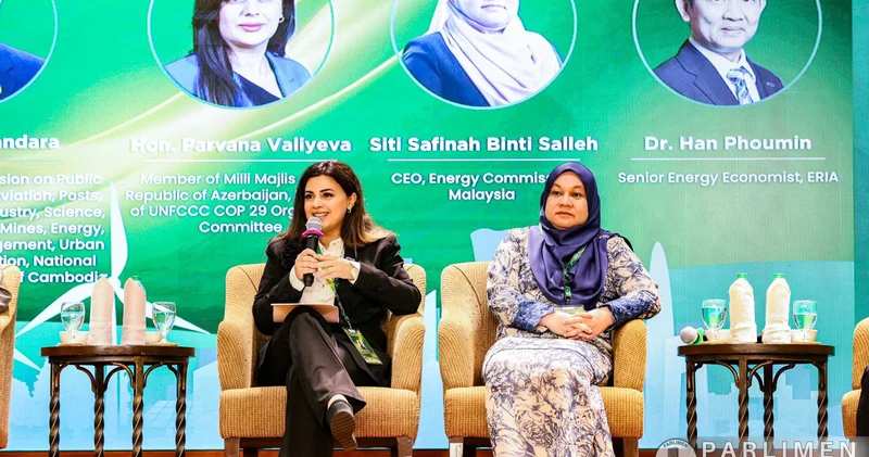 Deputat Malayziyada forumda İŞTİRAK EDİB