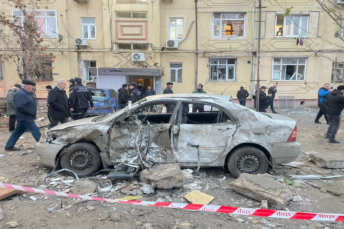 Sumqayıtda yaşayış binasında güclü partlayış: yaralılar var FOTO