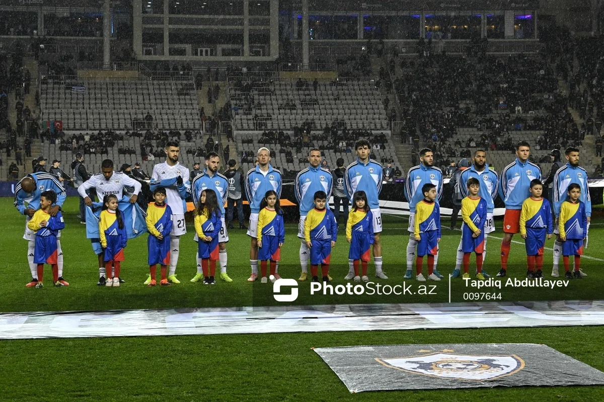 UEFA Qarabağ azarkeşlərinin rəqib futbolçulara lazer tutması səbəbindən klubu sərt cəzalandırıb