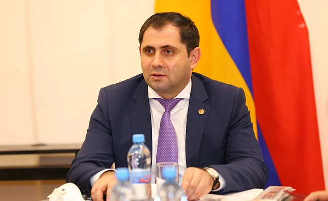 Suren Papikyan ABŞa getdi