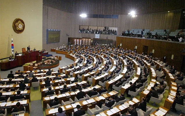 Parlament Cənubi Koreya liderinin qərarını ləğv etdi KONKRET