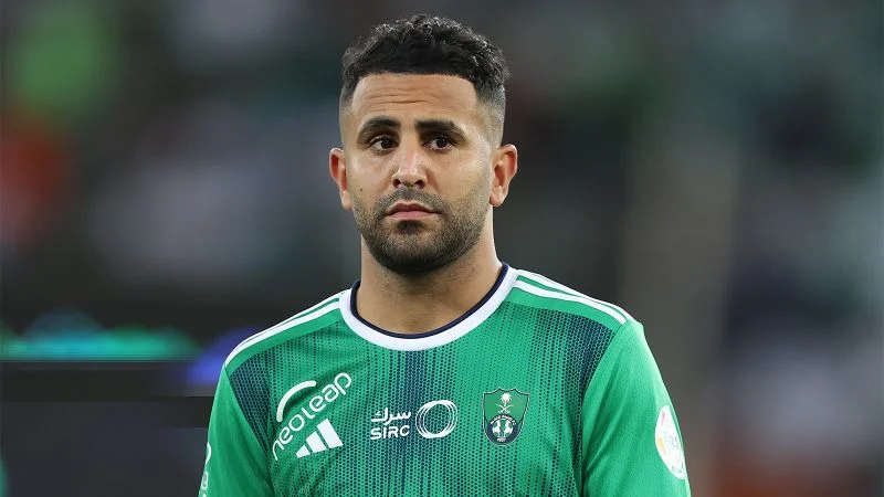 Mahrez: “Komanda oyunçusuyam, Messi deyiləm”