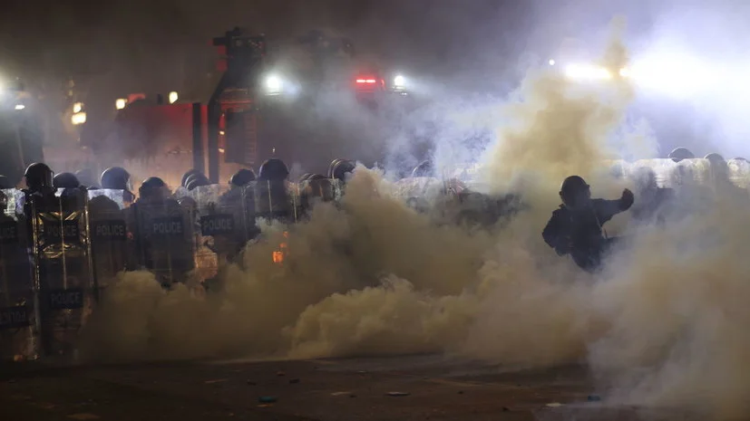 Tbilisidə etirazlar zamanı ümumilikdə 143 polis əməkdaşı xəsarət alıb