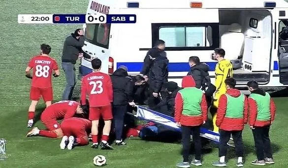 Azərbaycan Kubokunun oyunu zamanı futbolçunun ayağı sındı