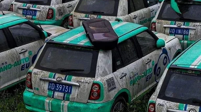 Çində Lifan qəbiristanlığı: 20000 elektrikli avtomobil çürüyür FOTO