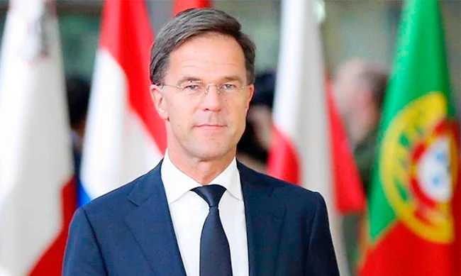 Rutte hesab edir ki, Ukraynanın daha çox silaha ehtiyacı var