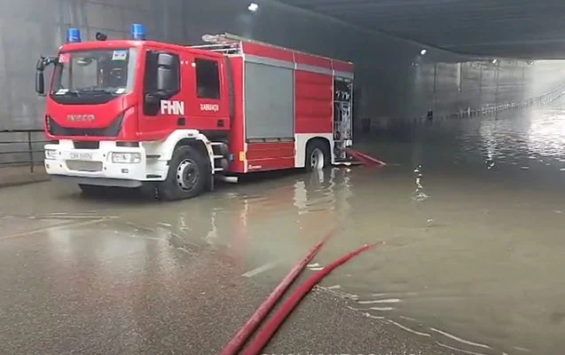 Xırdalanda yanğın: 23 nəfər təxliyə olundu VİDEO