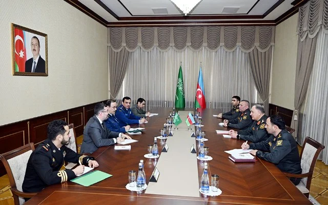 Azərbaycanla Səudiyyə Ərəbistanı arasında hərbi əlaqələr müzakirə edildi FOTOLAR