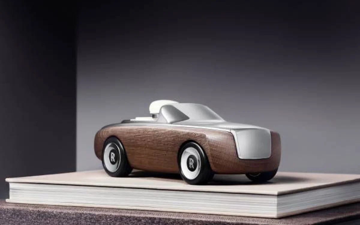 RollsRoyce Cameo: RollsRoyce dizaynının miniatür bir incise FOTOLAR