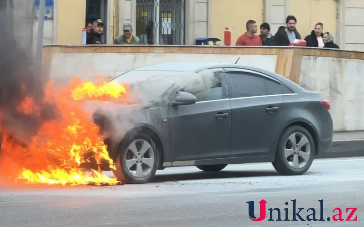 Bakıda maşın yandı VİDEO+FOTO (YENİLƏNİB)