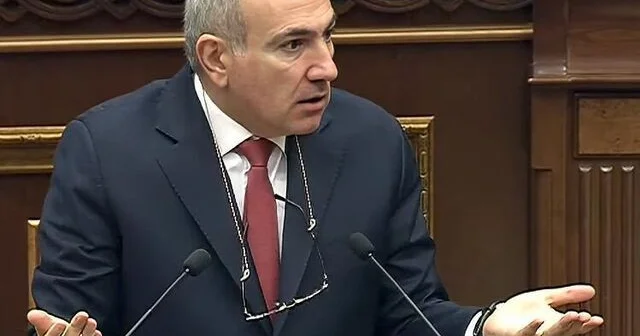 Пашинян объяснил, почему пенсию лучше сразу отдать врачу