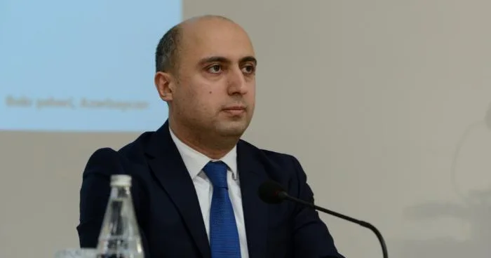 Nazirə Feysbukda durğu işarəsi ilə bağlı xəbərdarlıq edildi, səhvini düzəltdi Foto