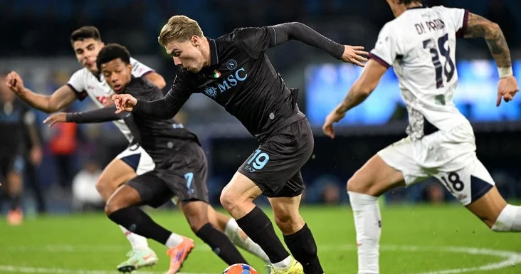 İtaliya Kubokunda “Napoli” “Kalyari”ni penaltilərdə məğlub edərək 1/4 finala yüksəlib