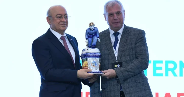 Кямаляддин Гейдаров отмечен престижной наградой на международной конференции в Баку