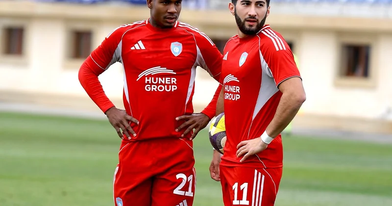 Айхан Гусейнов: Шахдаг Гусар хорошо играл, но грубо действовал