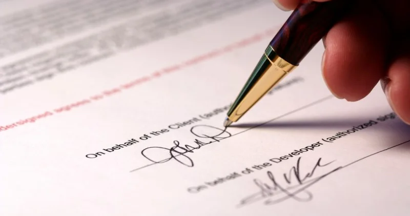 Əmək müqaviləsi üzrə işləyən işçilərin hüquqları artırılır