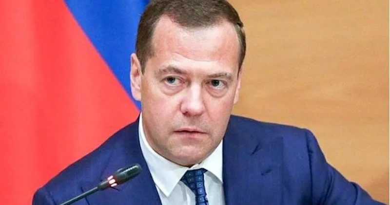 Medvedev “İlin hüquqşünası” mükafatını aldı