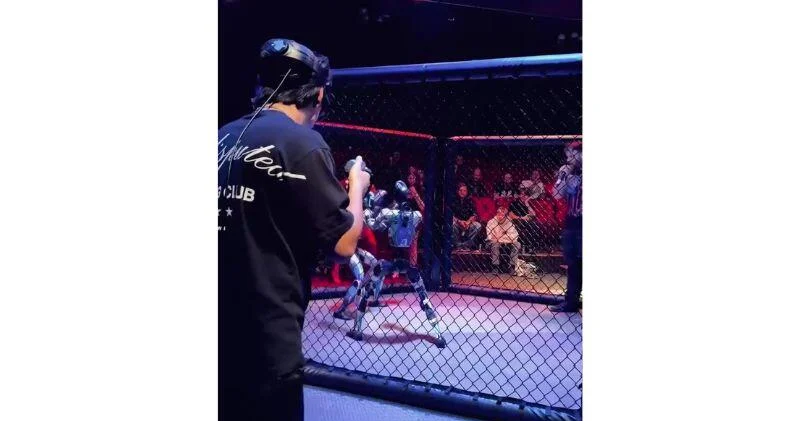 Бои гуманоидных роботов управляемыми их хозяевами в виртуальной реальности ВИДЕО