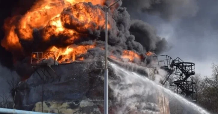 В Тамбовской области РФ после атаки БПЛА возник пожар на нефтебазе