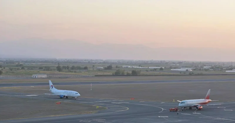 Самолеты вместо Еревана приземлились в Тбилиси