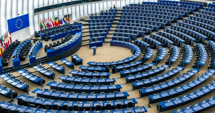 Еврокомиссия готовит правовую базу для конфискации российских активов в пользу Украины