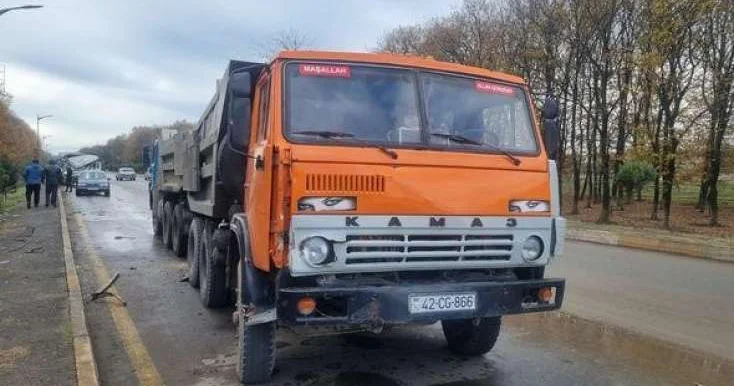 Qusarda “KAMAZ” 87 yaşlı kişinin üzərindən keçdi