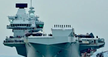 NATO Aralıq dənizində iki təyyarədaşıyan gəminin gücünü nümayiş etdirdi