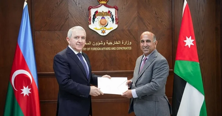 Посол Азербайджана в Аммане вручил копии верительных грамот генсеку МИД Иордании