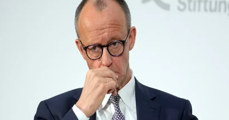 Almaniya kanslerinin reytinqi 22% ə düşüb