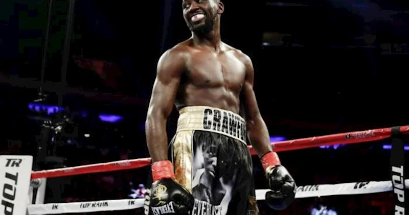 Krouford WBC kəmərindən məhrum edildi − Ödənişi etməyib