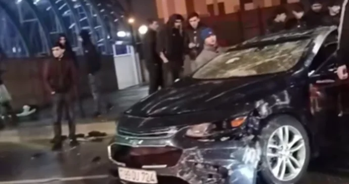 Metronun 8 Noyabr stansiyası yaxınlığında zəncirvari qəza VİDEO YENİLƏNİB