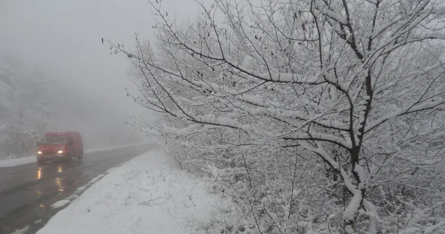 Bzıi bölgələrə qar yağıb