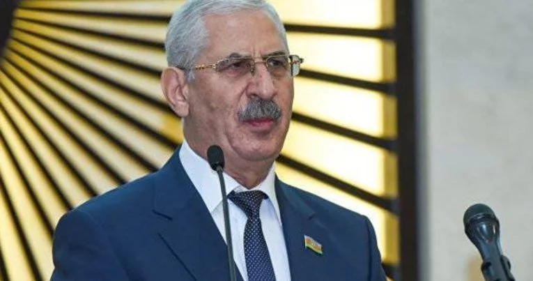 Baş redaktor Alqış Musayevə cavab verdi: Məhkəməyə versinlər!