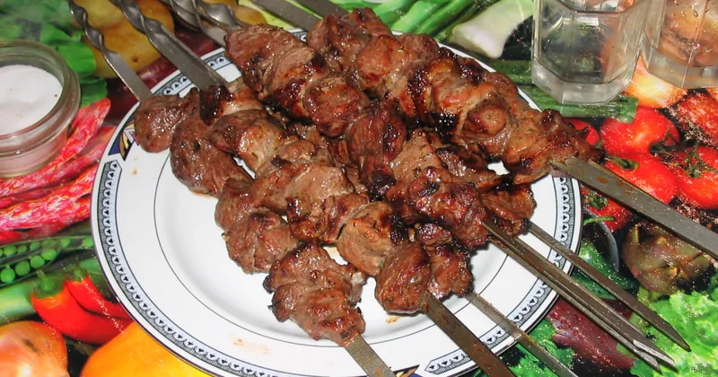Dadı dillərdə, adı siyahılarda olmayan Azərbaycan kababı Dünya niyə bu yeməyimizi “görmür”?