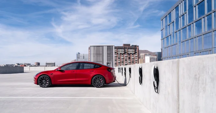 Bu ölkədə ötən ay demək olar ancaq elektromobil satıldı