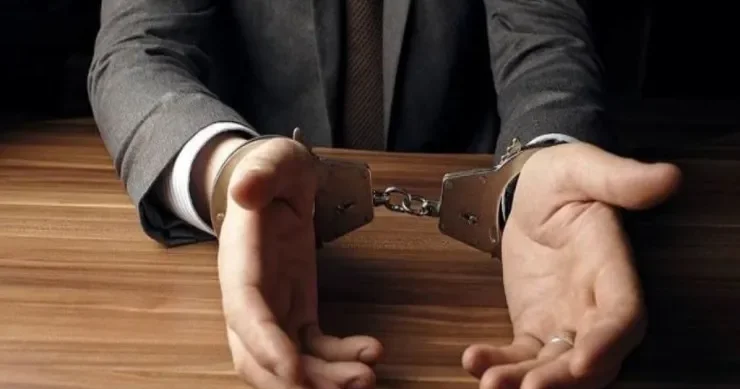 Özünü Ədliyyə Nazirliyinin əməkdaşı kimi təqdim edən dələduza HÖKM OXUNDU