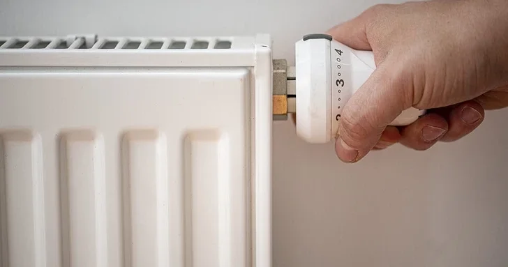 В Баку в жилом здании прекращено отопление из за долгов нескольких абонентов?