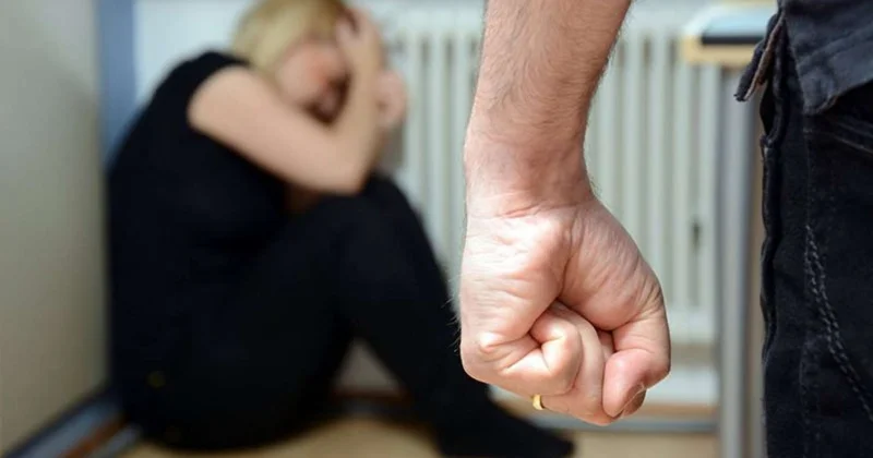 Gəncədə əri 43 yaşlı qadını döyüb, xəstəxanalıq etdi