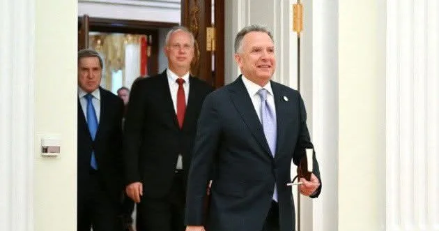 Trampın xüsusi elcisini ABŞ da “satqın” elan etdilər