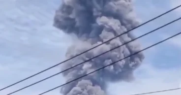 Извержение вулкана в Индонезии ВИДЕО