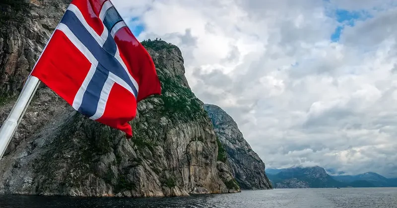 Norveç NATO nun hava bazalarından birini bağladı