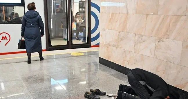 В России назвали провокацией намаз в метро и транспорте Minval Politika