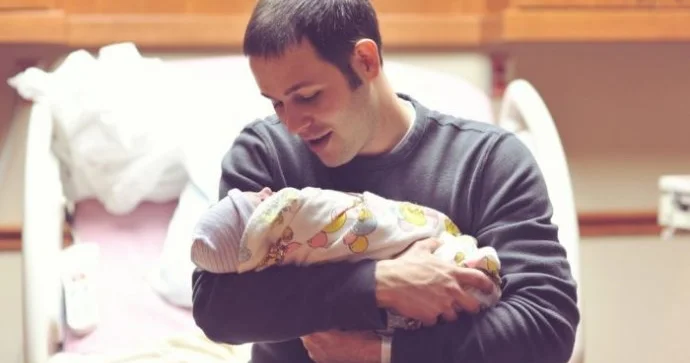 Atalara 14 günlük məzuniyyət: bu dəyişiklik ailədaxili harmoniyanı artıracaq