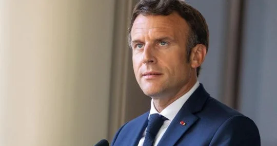 Макрон прибыл с визитом в Китай