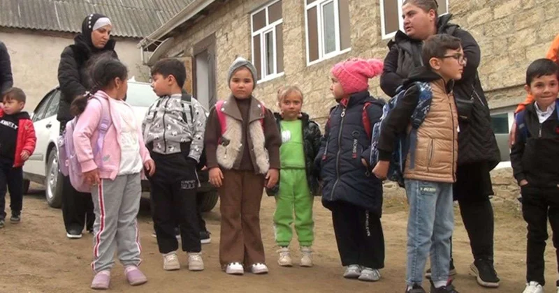 Müəllim seçimində fikir ayrılığı 16 şagird əziyyət çəkir VİDEO