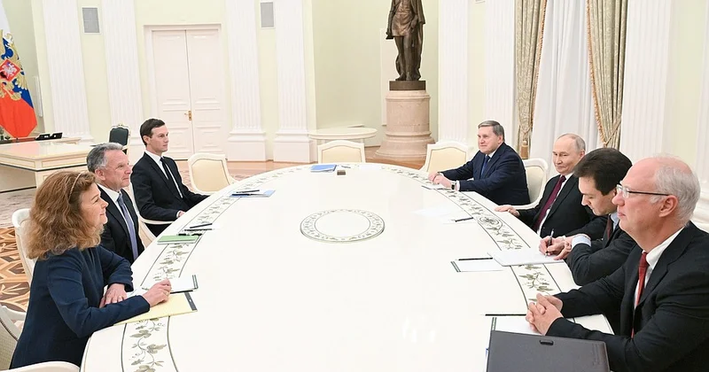 Завершилась встреча Президента России Владимира Путина с спецпосланником президента США (ФОТО)