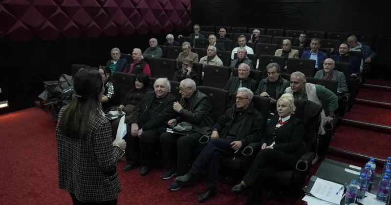 В состав жюри кинопремии Qızıl Pəri вошли 30 профессионалов ФОТО