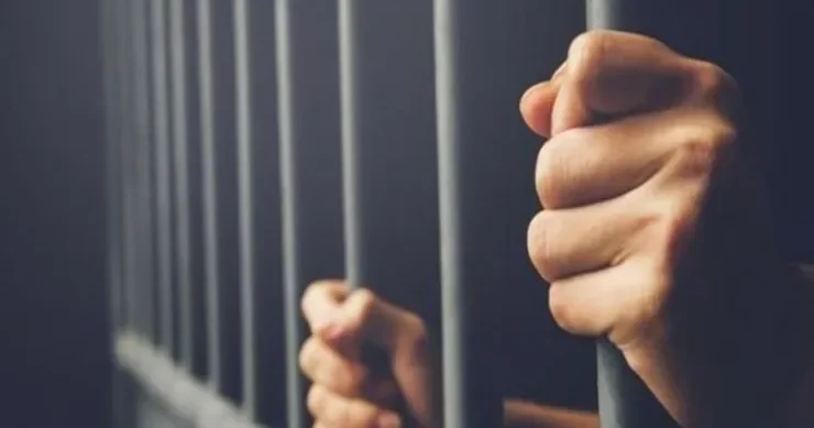 Adam öldürən yazıçı villasında TUTULDU: 7 kitabına imza günü keçirəcəkdi