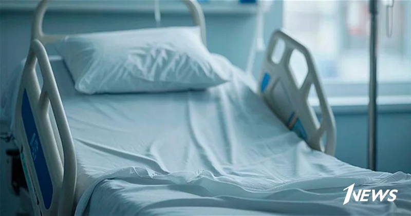 В Абшеронской больнице пациент погиб, упав с 3 го этажа